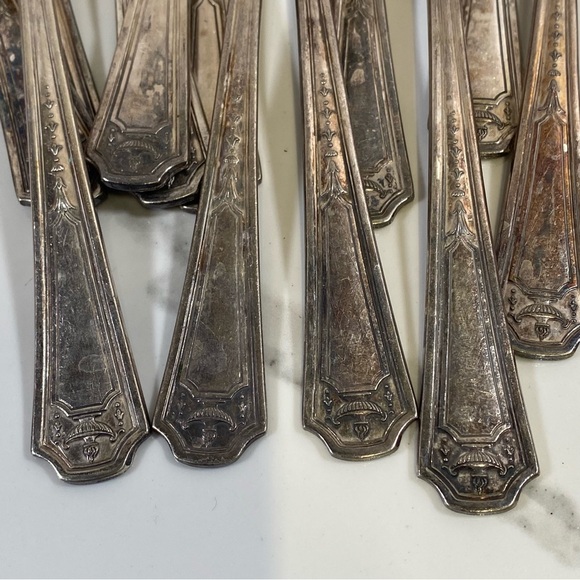 Antique Niagara Silver Plate Flatware 3 Pounds Forks Spoons Butter Knives - Picture 2 of 11